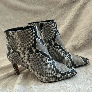 Banana Republic Gray Snakeskin Booties Size 8.5